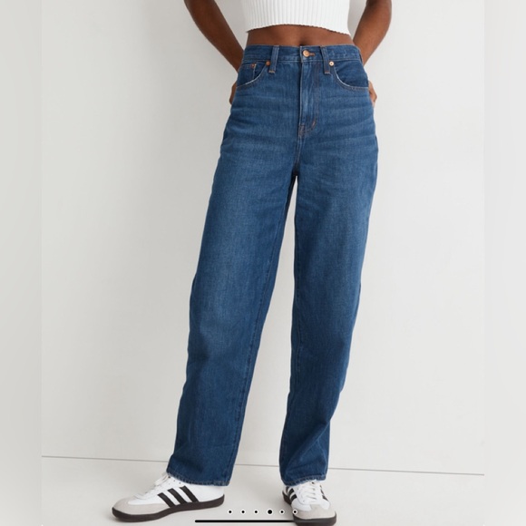 Baggy Straight Jeans in Dark Worn Indigo Wash

$98.00

FIT
Standard - Picture 1 of 15
